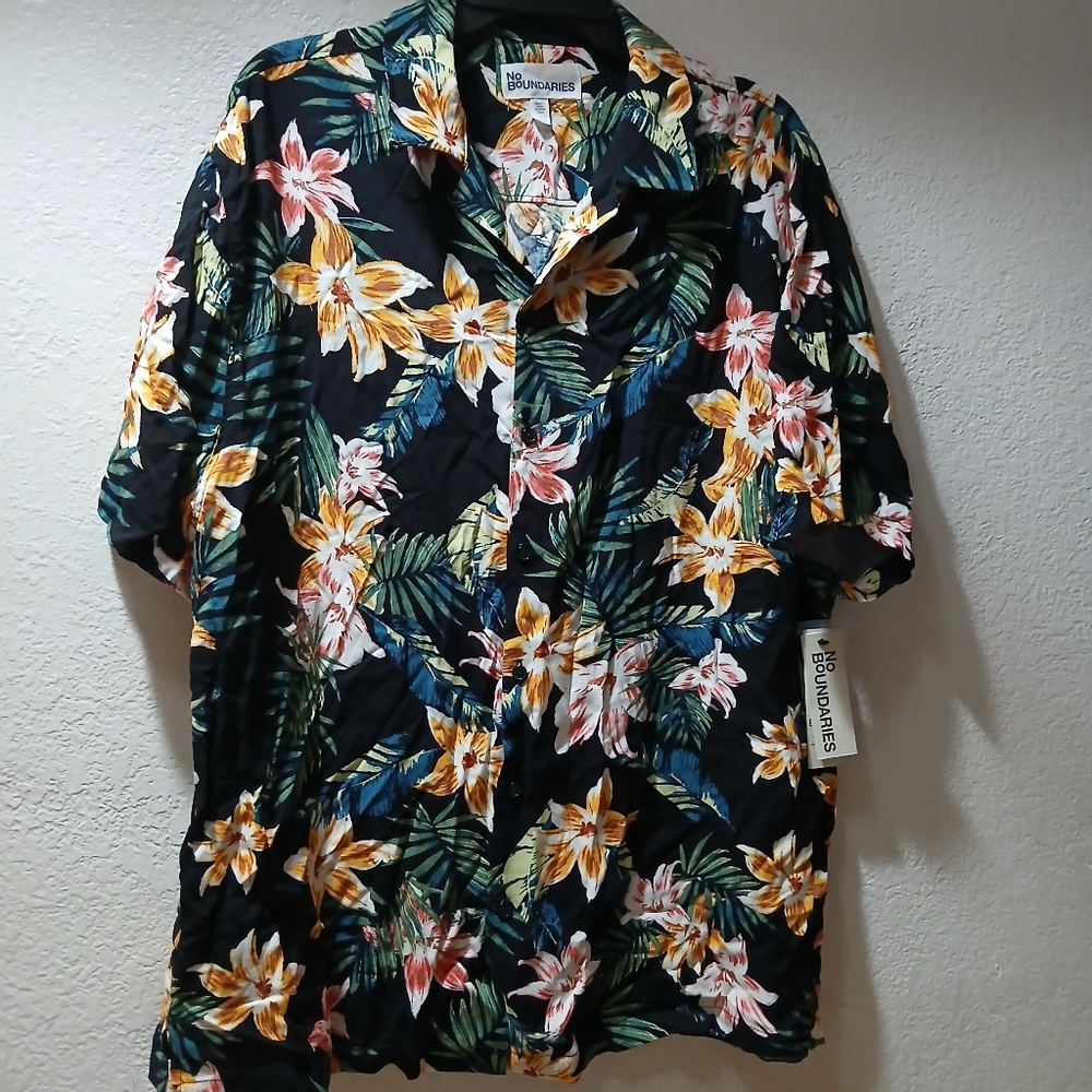No boundaries size L black Floral Men's Shirt